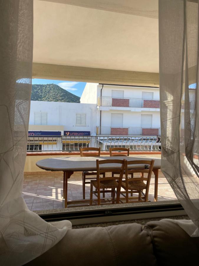 Apartament La Casa Di Tonia La Caletta Zewnętrze zdjęcie