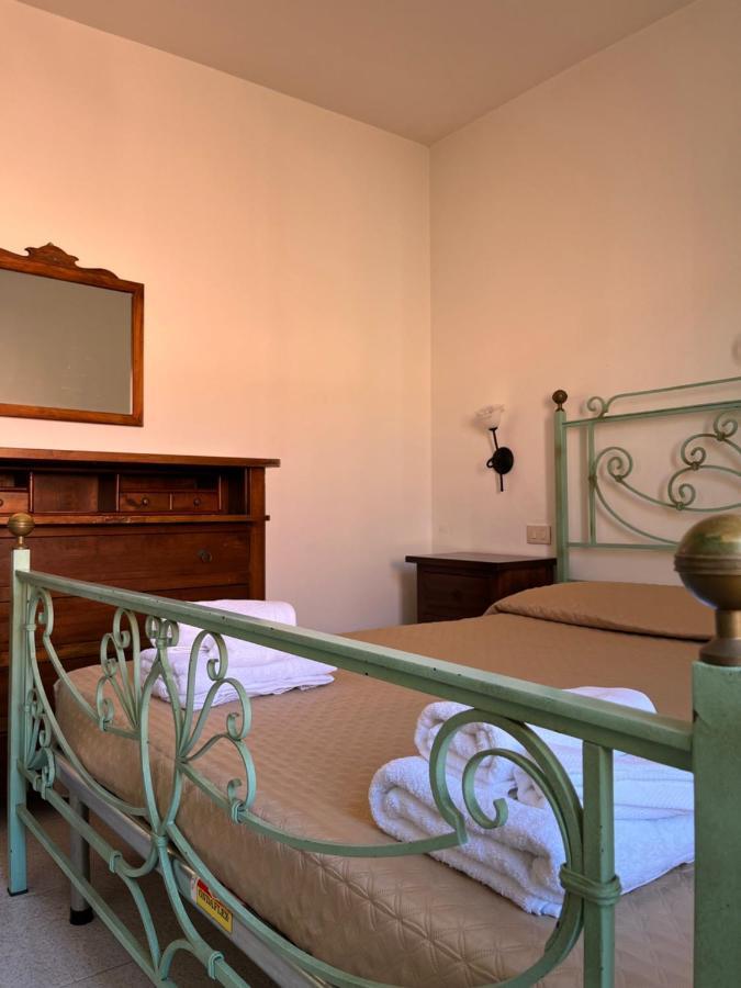 Apartament La Casa Di Tonia La Caletta Zewnętrze zdjęcie