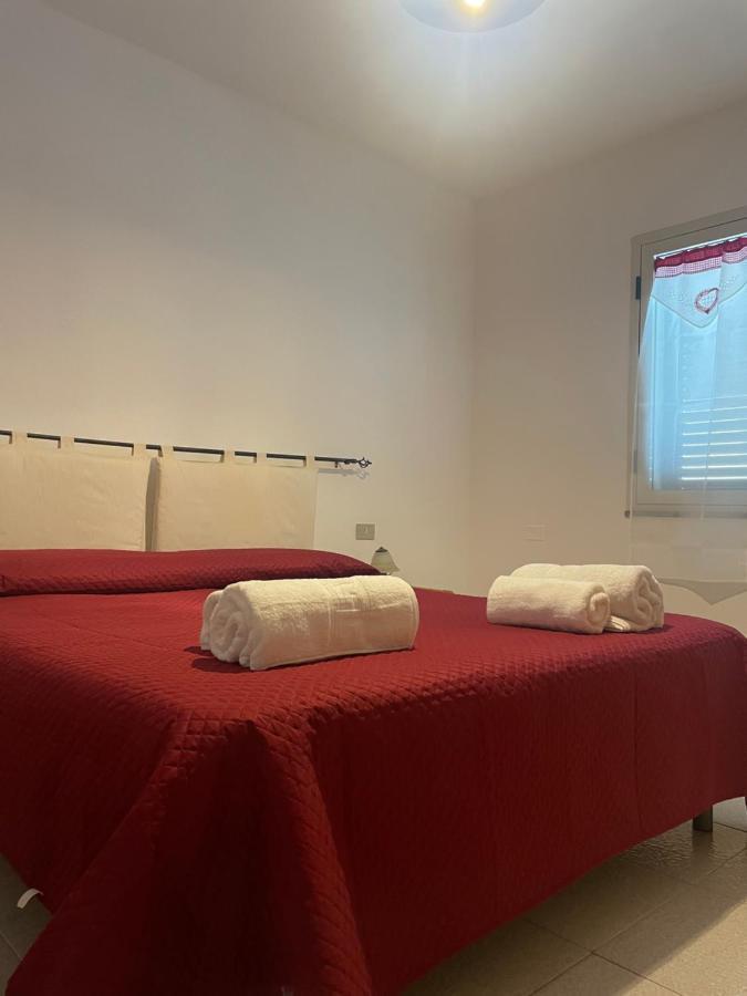 Apartament La Casa Di Tonia La Caletta Zewnętrze zdjęcie